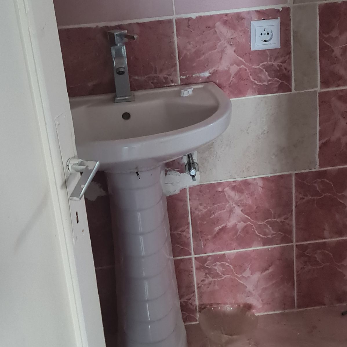 ERDEMLERDEN SARAYKENT 6 DA MUSTAKİL BAHÇELI 4 ODA 1 SALON DAİRE