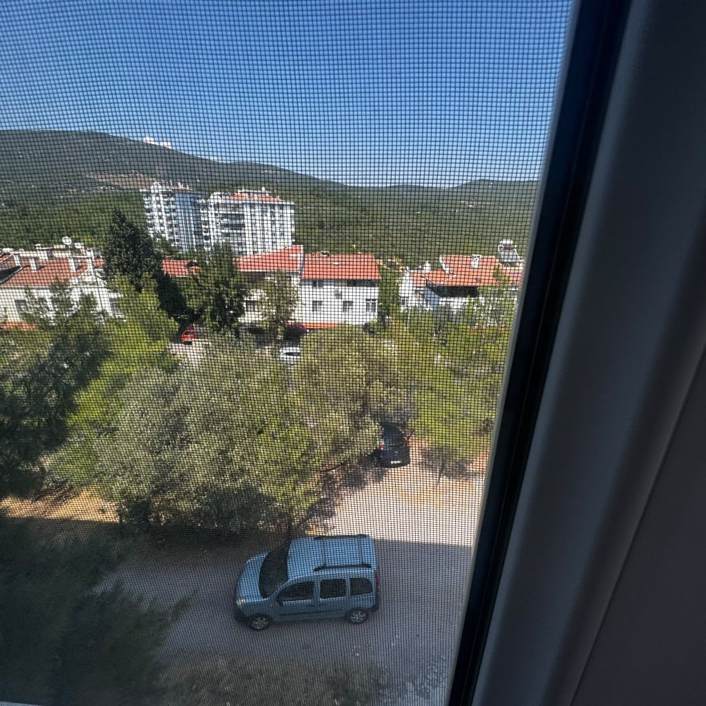 ERDEMLERDEN EVKA 3 ÜN MERKEZİNDE ARA KAT BAKIMLI MANZARALI
