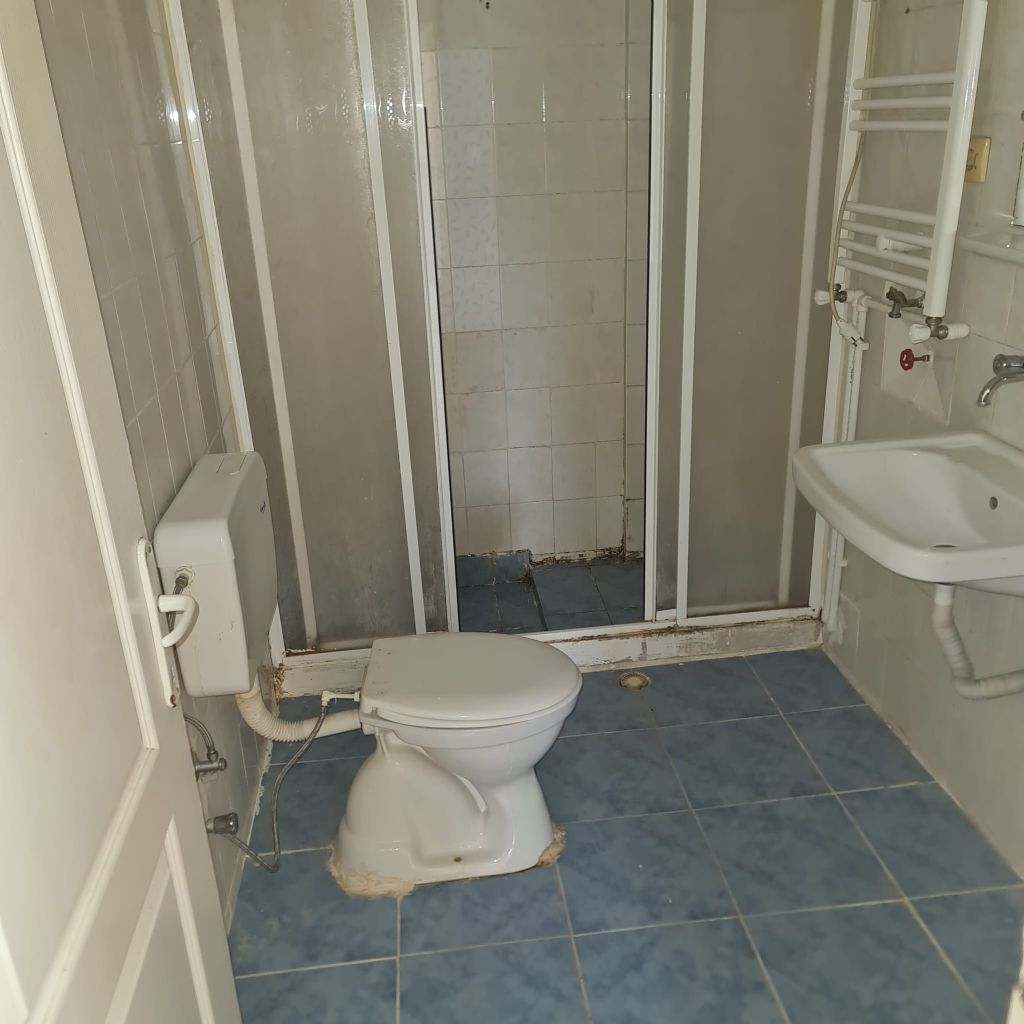 ERDEMLERDEN İZYUVADA 3+1 MAKRO SENTİRE YAKIN NECMİYE BİLGİN İLKÖGRETİM OKULUNUN ALTINDA