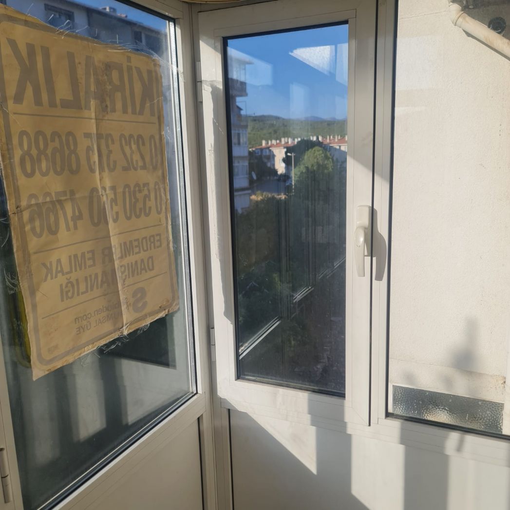 ERDEMLERDEN EVKA 3 DE SATILIK DAİRE MANZARALI BAKIMLI