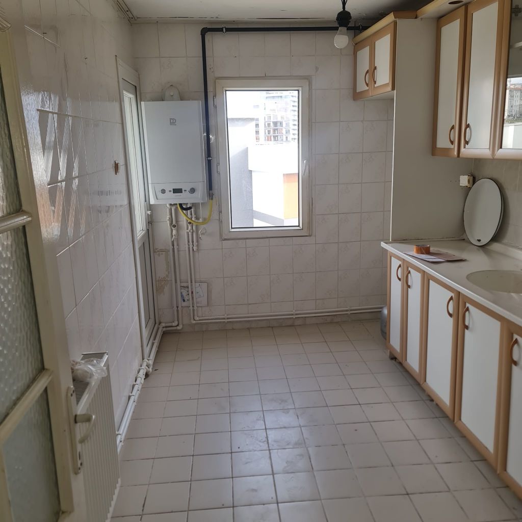 ERDEMLERDEN İZYUVADA 3+1 MAKRO SENTİRE YAKIN NECMİYE BİLGİN İLKÖGRETİM OKULUNUN ALTINDA