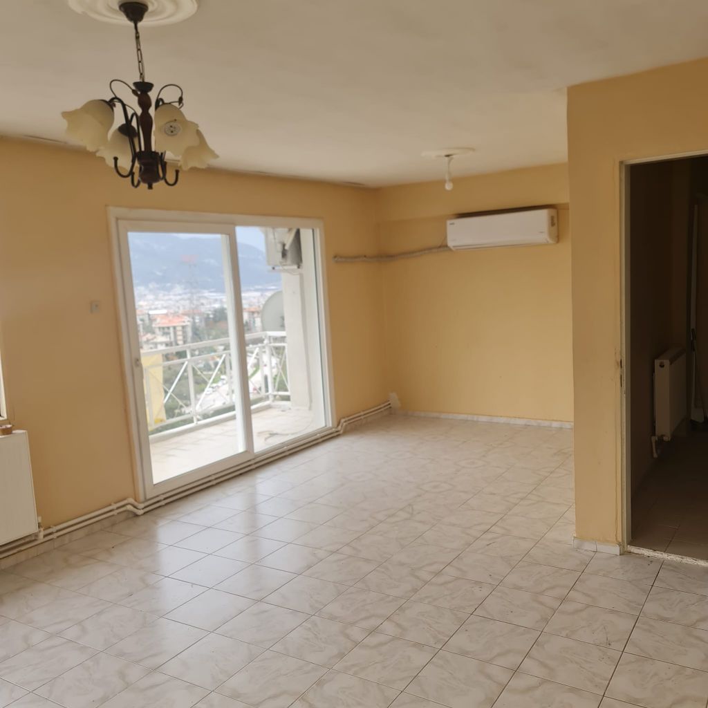 ERDEMLERDEN İZYUVADA 3+1 MAKRO SENTİRE YAKIN NECMİYE BİLGİN İLKÖGRETİM OKULUNUN ALTINDA