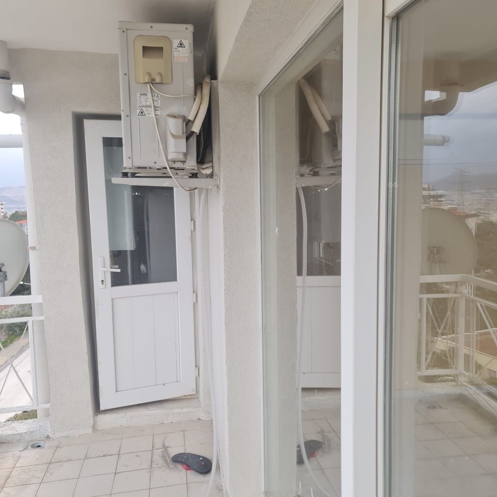 ERDEMLERDEN İZYUVADA 3+1 MAKRO SENTİRE YAKIN NECMİYE BİLGİN İLKÖGRETİM OKULUNUN ALTINDA