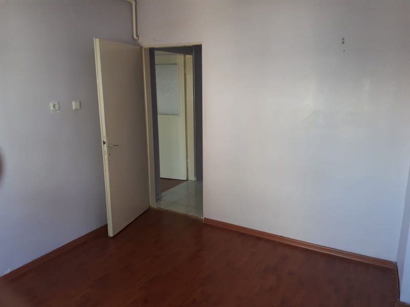 ERDEMLERDEN EVKS MERKEZİNDE ARA KAT BAKIMLI DOGALGAZLI MANZARALI 1+1