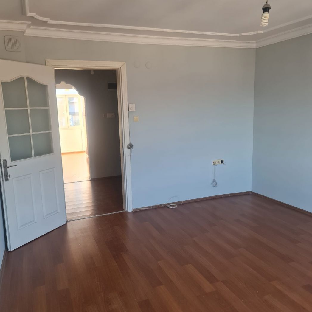 ERDEMLERDEN EVKA 3 DE SATILIK DAİRE MANZARALI BAKIMLI