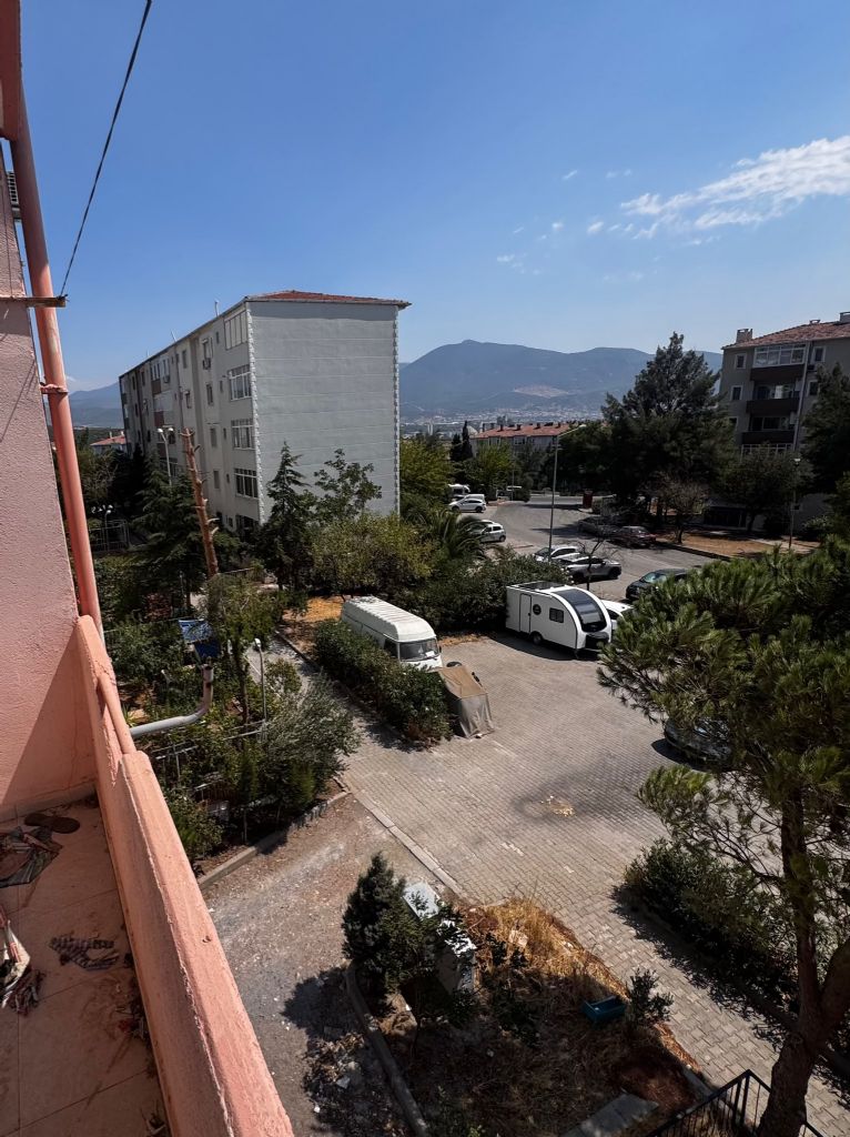ERDEMLERDEN EVKA 3 ÜN MERKEZİNDE ARA KAT BAKIMLI MANZARALI