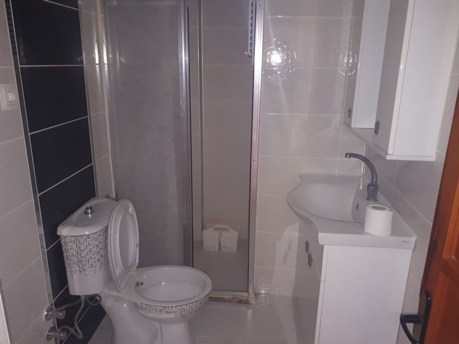 ERDEMLERDEN KARŞIYAKA ŞEMİKLERDE ORDU BULVARINDA ARA KAT DAİRE