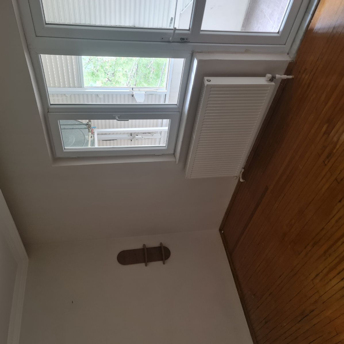 ERDEMLERDEN EVKA 3 MERKEZİNDE MANZARALI BAKIMLI ARA KAT DAİRE