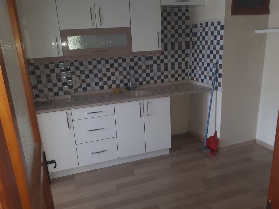 ERDEMLERDEN KARŞIYAKA ŞEMİKLERDE ORDU BULVARINDA ARA KAT DAİRE ERDEMLERDEN KARŞIYAKA ŞEMİKLERDE ORDU BULVARINDA ARA KAT DAİRE