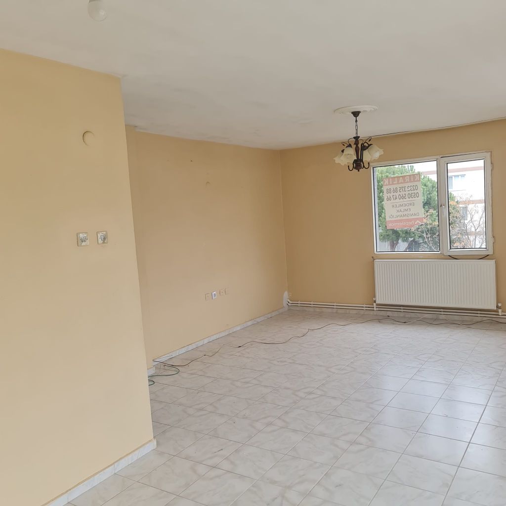 ERDEMLERDEN İZYUVADA 3+1 MAKRO SENTİRE YAKIN NECMİYE BİLGİN İLKÖGRETİM OKULUNUN ALTINDA